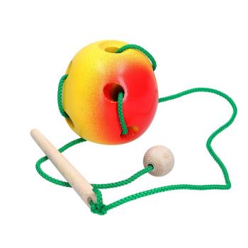 Розвиваюча іграшка К144. Шнурівка "Яблуко"